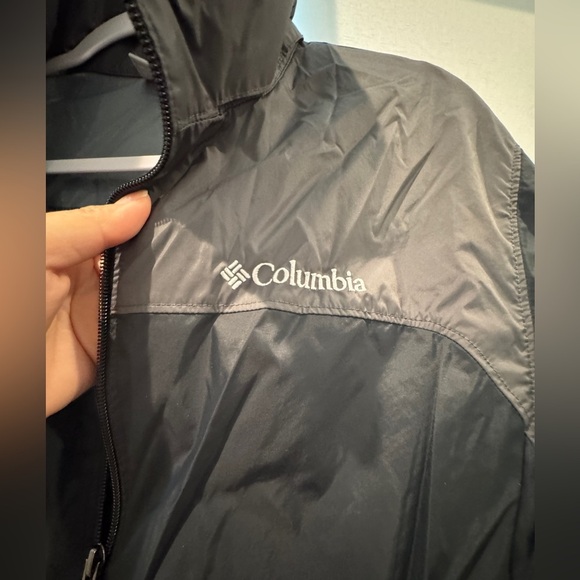 Columbia men rain jacket in black gray Sz M worn once on a trip - Picture 2 of 10